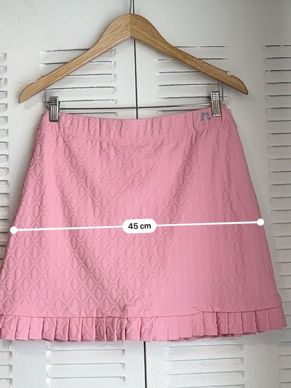 Two J. McLaughlin Pink and white Textured Ruffle Hem Skorts |
Size M | Feminine - Picture 13 of 14